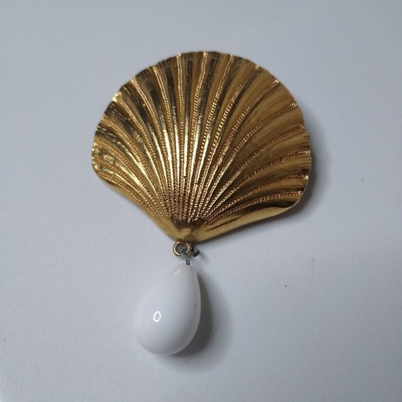 Vintage Metal Seashell Brooch - Picture 1 of 15